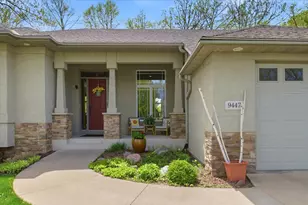 9447 Woodridge Ct, Savage, MN 55378 - Photo 4