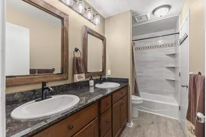 7501 82nd Avenue N, Brooklyn Park, MN 55445 - Photo 10