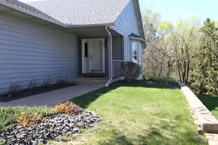 1617 Alvina St, Red Wing, MN 55066 - Photo 2