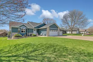 418 15th St N, Sauk Rapids, MN 56379 - Photo 2