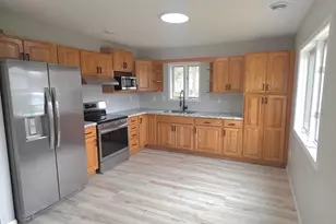 101 E 45th St, Hibbing, MN 55746 - Photo 2