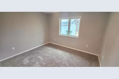 101 E 45th Street, Hibbing, MN 55746 - Photo 4