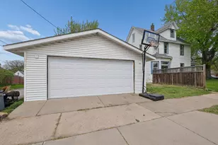 1381 White Bear Ave N, Saint Paul, MN 55106 - Photo 18