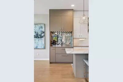 215 10th Avenue S #213, Minneapolis, MN 55415 - Photo 18