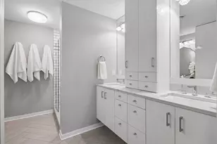215 10th Ave S, Minneapolis, MN 55415 - Photo 32