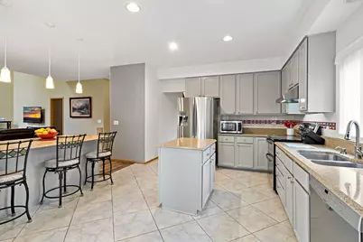 2065 Anton Way, Shakopee, MN 55379 - Photo 6