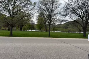 318 W Lake St, Winona, MN 55987 - Photo 26