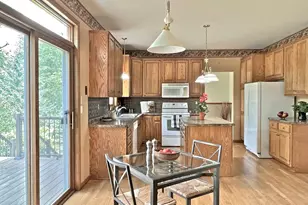 6361 Beckman Ct, Inver Grove Heights, MN 55077 - Photo 8