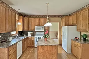 6361 Beckman Ct, Inver Grove Heights, MN 55077 - Photo 6