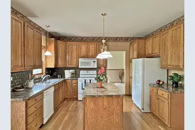 6361 Beckman Court, Inver Grove Heights, MN 55077 - Photo 4