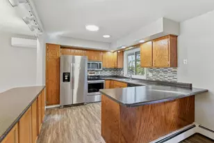 11429 Valley Ct, Burnsville, MN 55337 - Photo 12