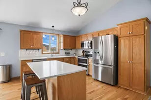 9477 Dunes Ln, Cottage Grove, MN 55016 - Photo 6