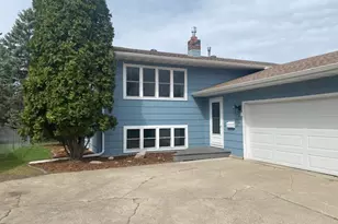 1413 21st St S, Fargo,  58103 - Photo 2