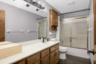 2577 Spirit Drive E, North Saint Paul, MN 55109 - Photo 36