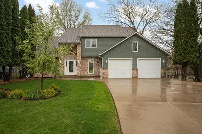 2577 Spirit Drive E, North Saint Paul, MN 55109 - Photo 1
