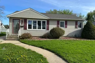 1611 4th Ave SE, Austin, MN 55912 - Photo 1