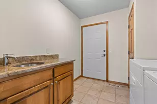 1396 Summit Shores Dr, Burnsville, MN 55306 - Photo 18