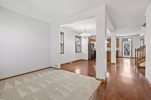 1788 Switchgrass Ct, Shakopee, MN 55379 - Photo 4