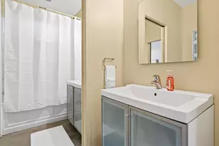 225 9th St E, Saint Paul, MN 55101 - Photo 10