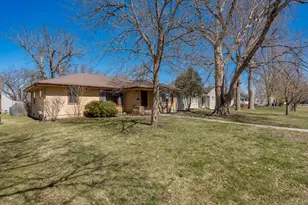 709 Shakopee Ave E, Shakopee, MN 55379 - Photo 2