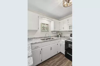 3295 Greenbrier Street #D105, Vadnais Heights, MN 55127 - Photo 14