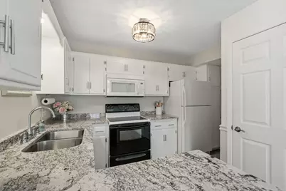 3295 Greenbrier Street #D105, Vadnais Heights, MN 55127 - Photo 12
