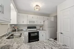 3295 Greenbrier St, Vadnais Heights, MN 55127 - Photo 12