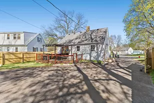 1988 Memory Ln, North Saint Paul, MN 55109 - Photo 8
