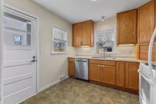 1988 Memory Ln, North Saint Paul, MN 55109 - Photo 10