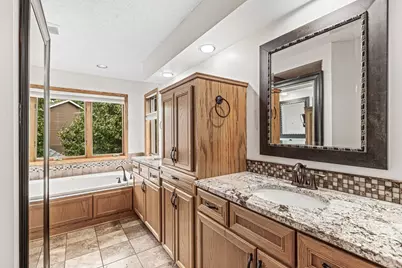 4441 Hillvale Avenue N, Oakdale, MN 55128 - Photo 18