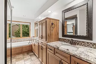 4441 Hillvale Ave N, Oakdale, MN 55128 - Photo 18