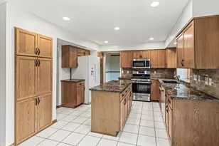 4441 Hillvale Ave N, Oakdale, MN 55128 - Photo 2