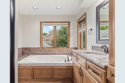 4441 Hillvale Avenue N, Oakdale, MN 55128 - Photo 20