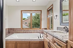 4441 Hillvale Ave N, Oakdale, MN 55128 - Photo 20