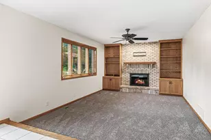 4441 Hillvale Ave N, Oakdale, MN 55128 - Photo 4