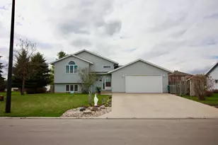 301 15th St N, Breckenridge, MN 56520 - Photo 2