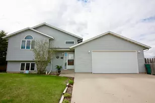 301 15th St N, Breckenridge, MN 56520 - Photo 1