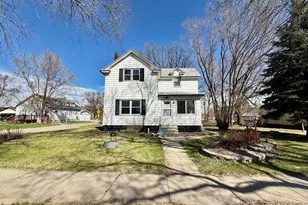 404 2nd St S, Wahpeton,  58075 - Photo 2