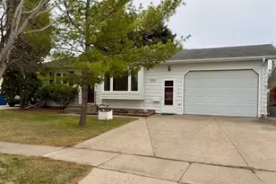 1711 11th Ave N, Moorhead, MN 56560 - Photo 2