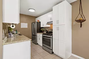 3235 Hill Ridge Dr, Eagan, MN 55121 - Photo 12