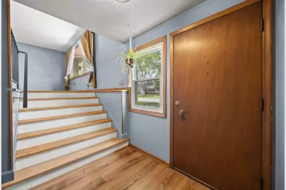 961 Oakwood Drive, New Brighton, MN 55112 - Photo 2