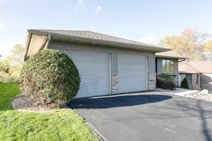 14110 46th Pl N, Plymouth, MN 55446 - Photo 4