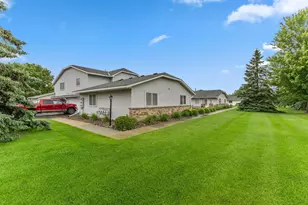 11105 Drake St NW, Coon Rapids, MN 55433 - Photo 20