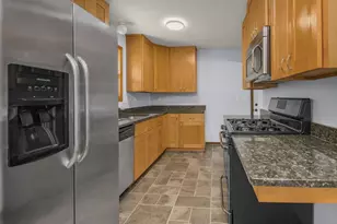 1557 Dale St N, Saint Paul, MN 55117 - Photo 6