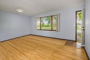 1557 Dale St N, Saint Paul, MN 55117 - Photo 2