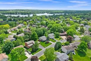 1009 Gramsey Pl, Burnsville, MN 55306 - Photo 2