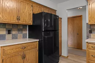 1009 Gramsey Pl, Burnsville, MN 55306 - Photo 10