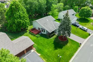 1009 Gramsey Pl, Burnsville, MN 55306 - Photo 6