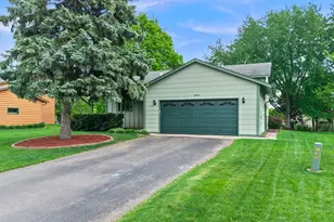 1009 Gramsey Pl, Burnsville, MN 55306 - Photo 10