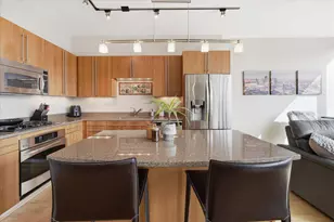 215 10th Ave S, Minneapolis, MN 55415 - Photo 18